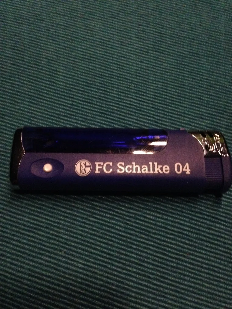 Sandra wird langsam aber sicher Blau und Weiß ausgestattet