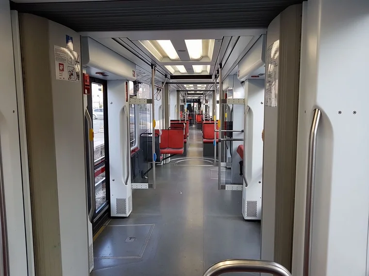 Alleine unterwegs – ein unerwartetes Abenteuer in der Straßenbahn