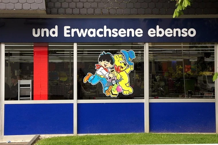 Auch Erwachsene greifen hier begeistert zu