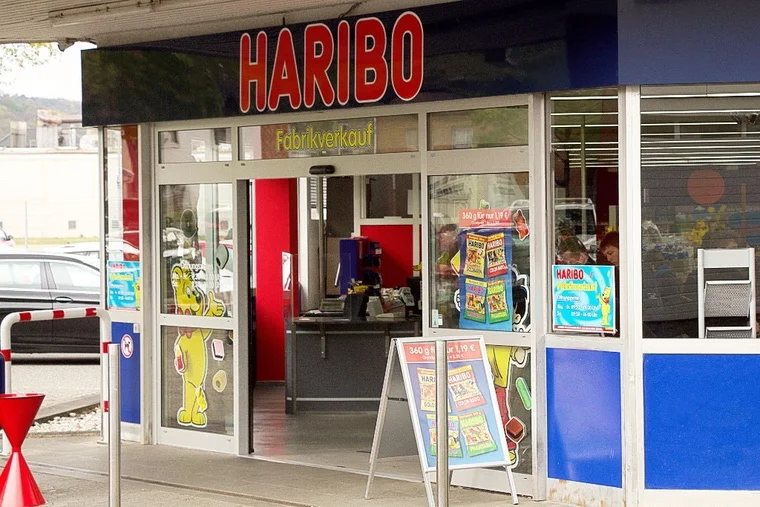Eingang zum HARIBO-Fabrikverkauf
