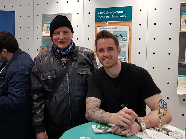 Autogrammstunde mit Ralf Fährmann