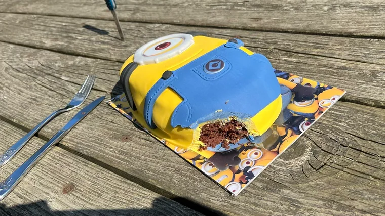 Nahaufnahme des Minion-Kuchens – zum Vernaschen fast zu schade.