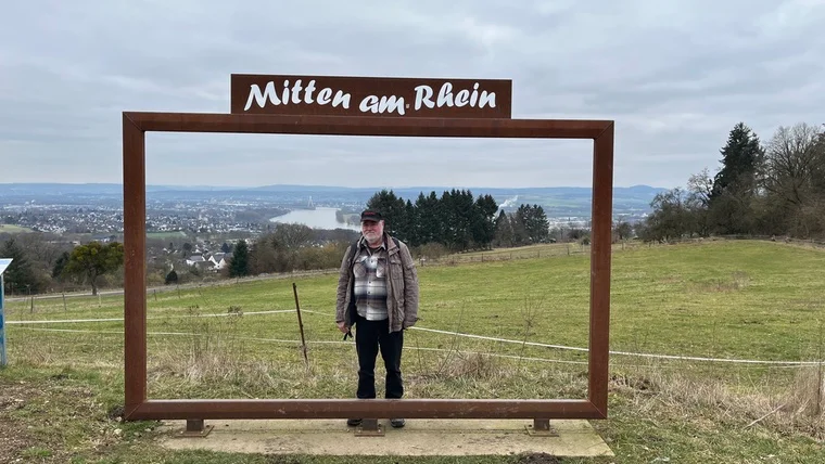 Burghard mitten am Rhein – tapfer gegen Wind und Wetter