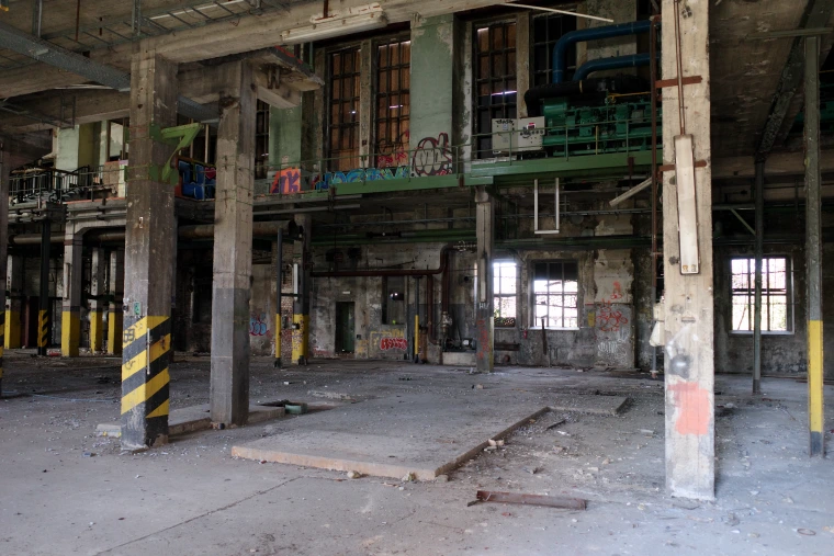 Ein Blick hinein – ein bisschen Lost Place ist noch geblieben.